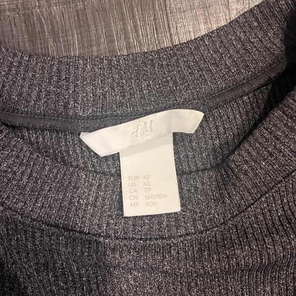 Gray sweater - Picture 2 of 3